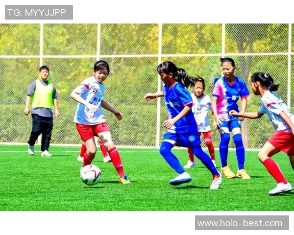 带妹妹领略足球明星的风采与魅力让她感受绿茵场上的激情与梦想