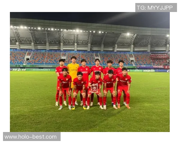 拿走可乐的足球明星背后的故事与他的人生转折点