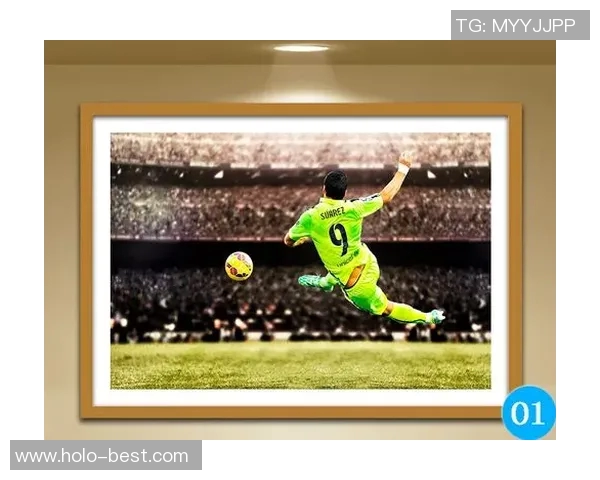 足球明星海报卫衣让你在球场外也能展现个性与热情的时尚选择